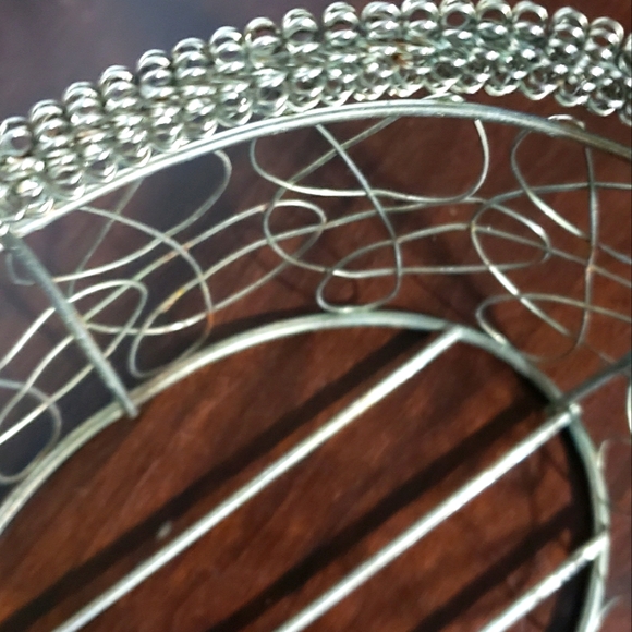 Small Oval FARMHOUSE Metal Scroll Basket - Picture 6 of 8